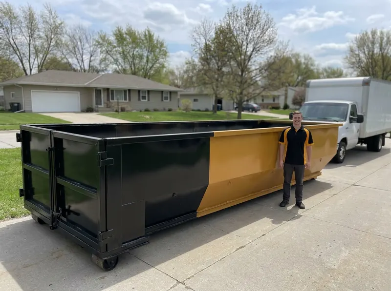 10-Yard Dumpster Rental in Des Moines, IA